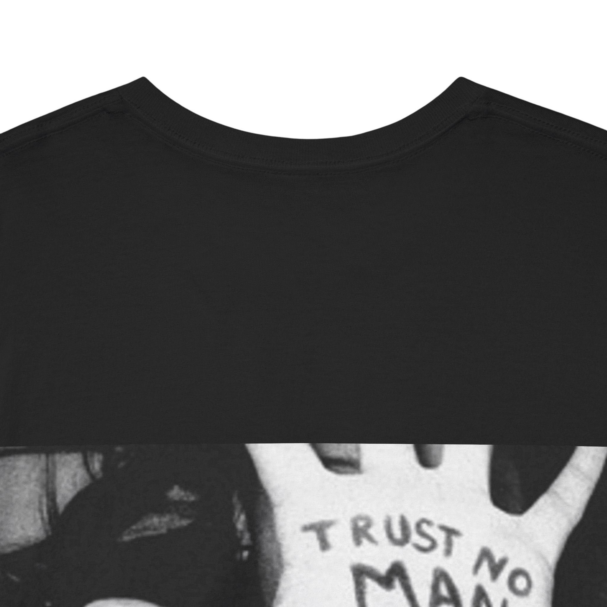 🚫💔 No Trust. No Fear. Tee 😈🔥